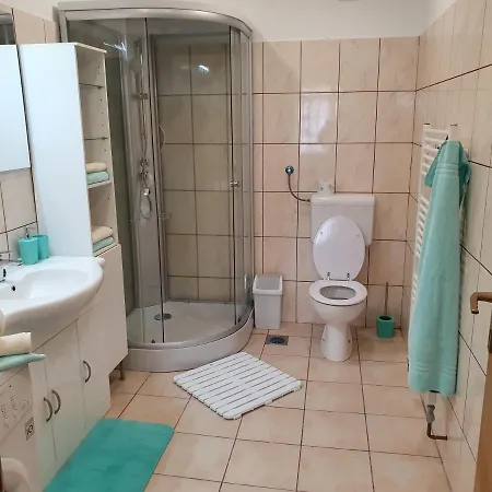 Pr' Basc - Apartma Nik 公寓